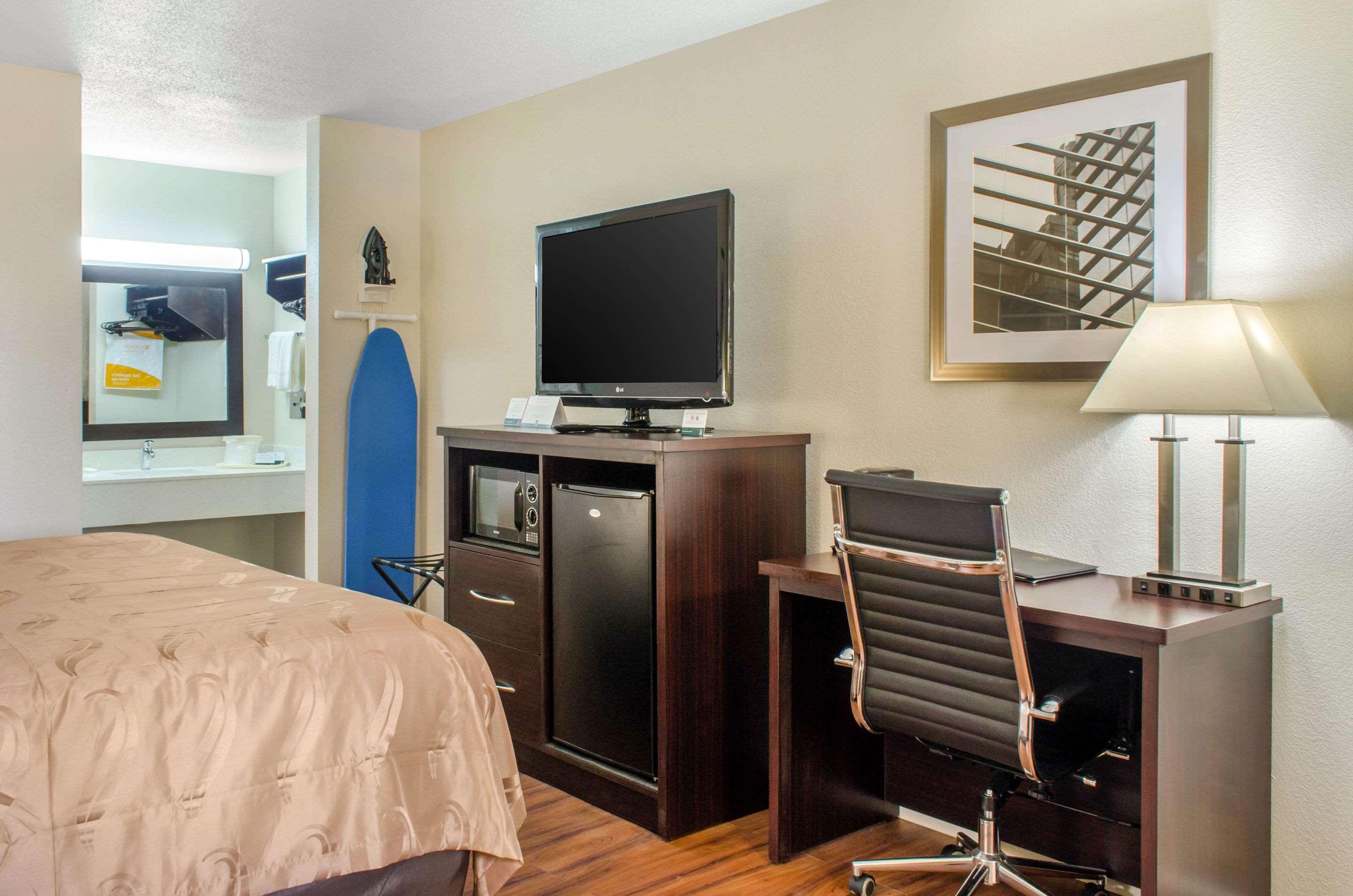 Quality Inn McComb Extérieur photo