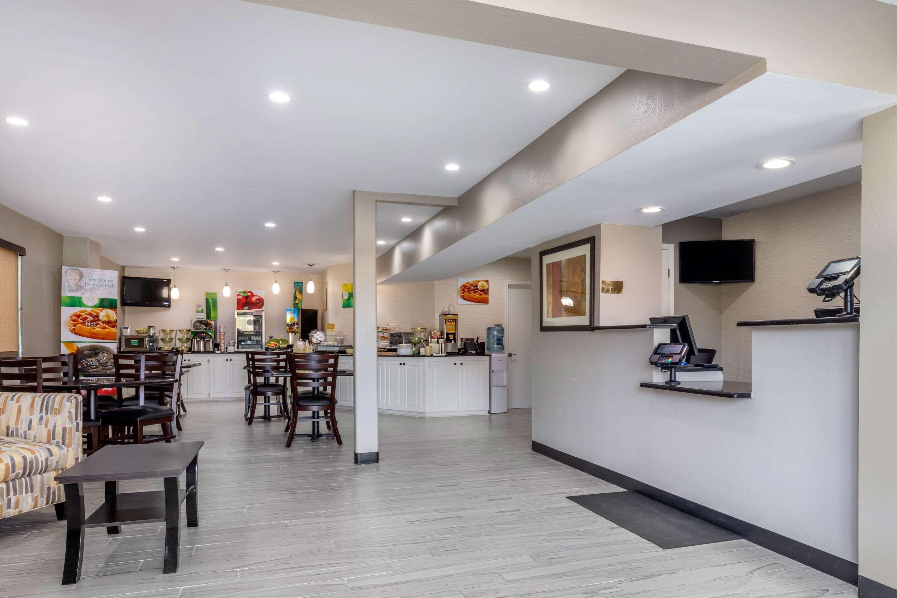 Quality Inn McComb Extérieur photo