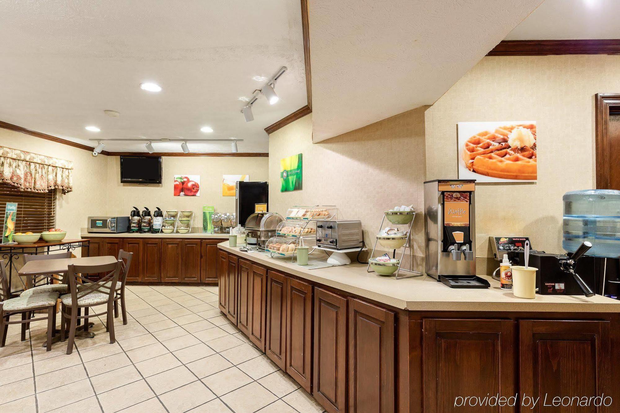 Quality Inn McComb Extérieur photo